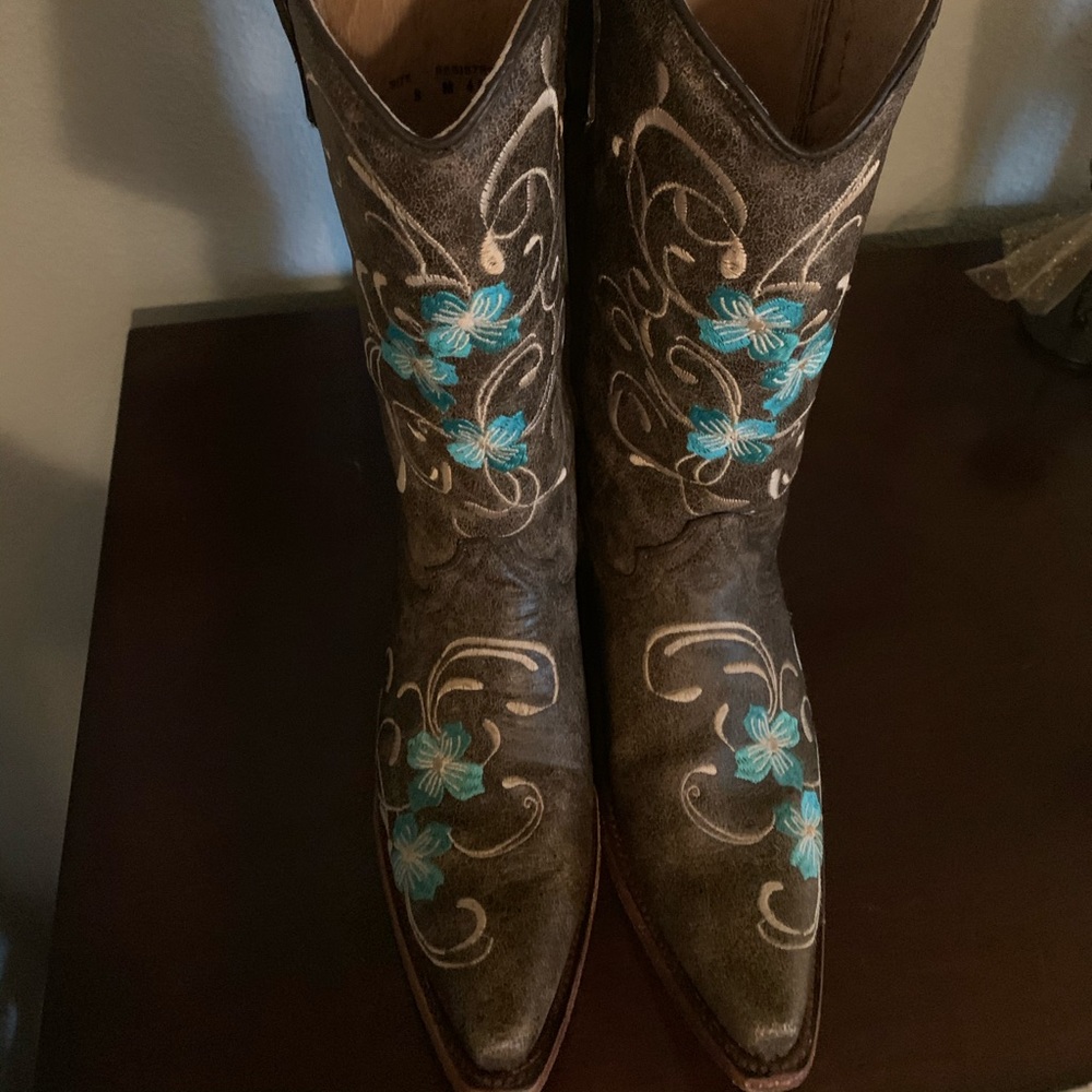 Corral boots